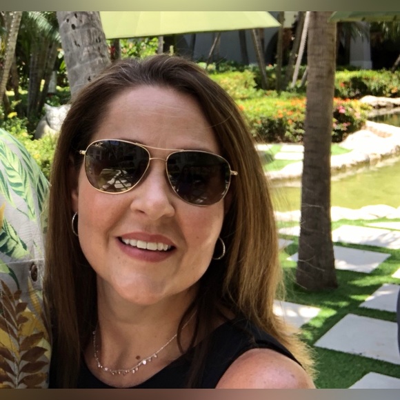 Meet your Posher, Amanda - Picture 1 of 1